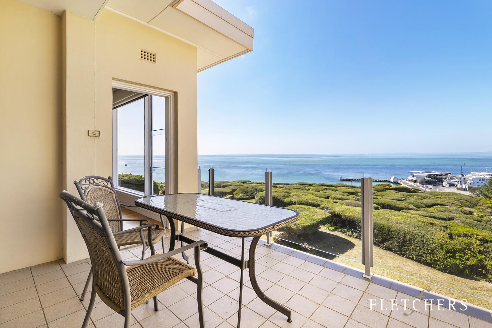 Balcony overlooking Port Phillip Bay and Sorrento Pier